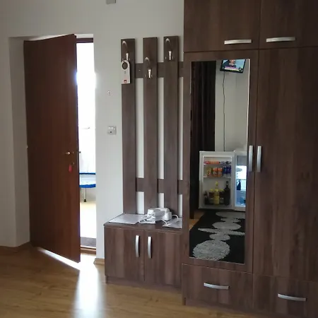 Guest house Casa Adina 3*